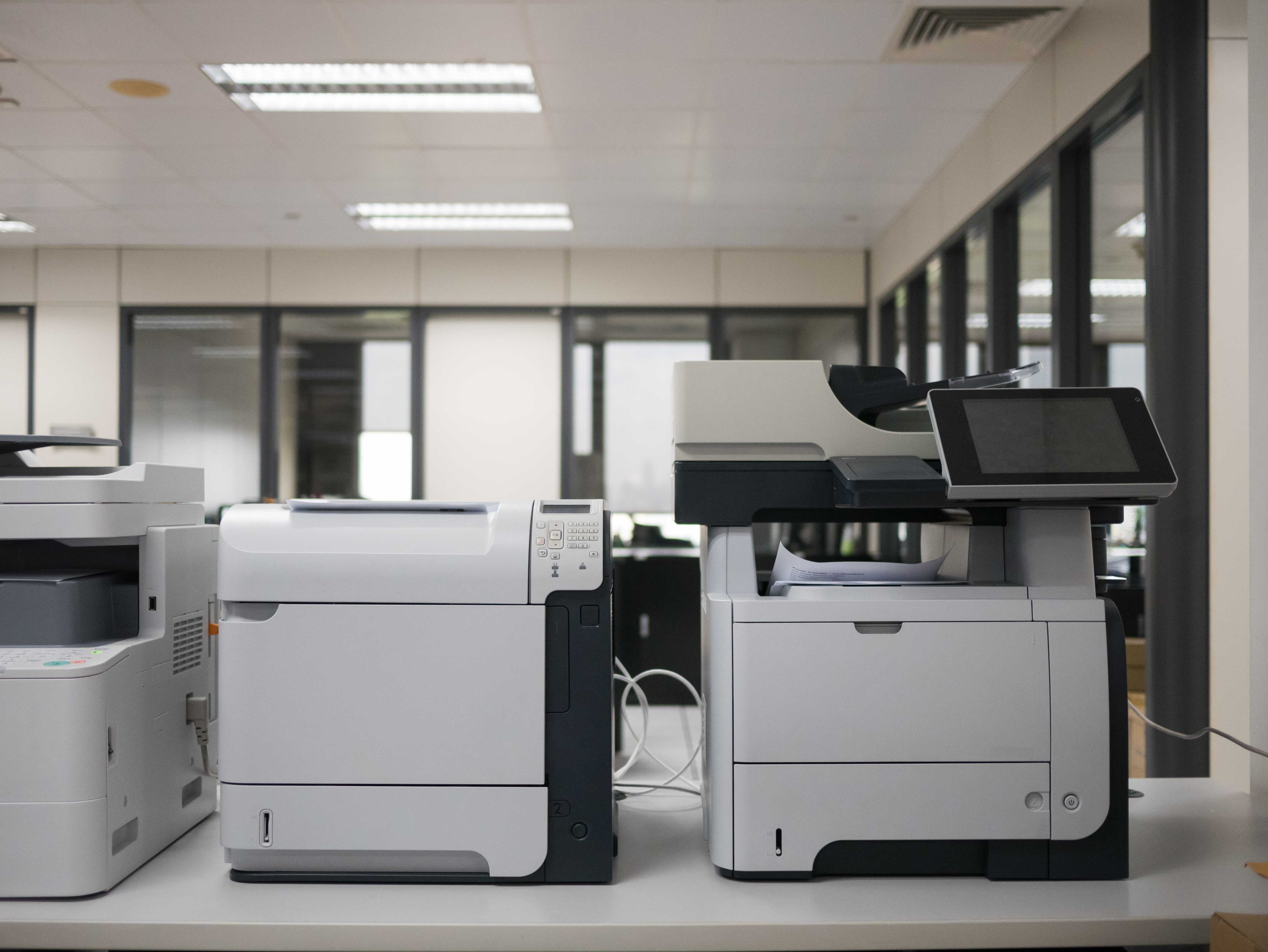 Средства печати документов. Принтер. Принтер в офисе. Принтер большой для офиса. Принтер МФУ.